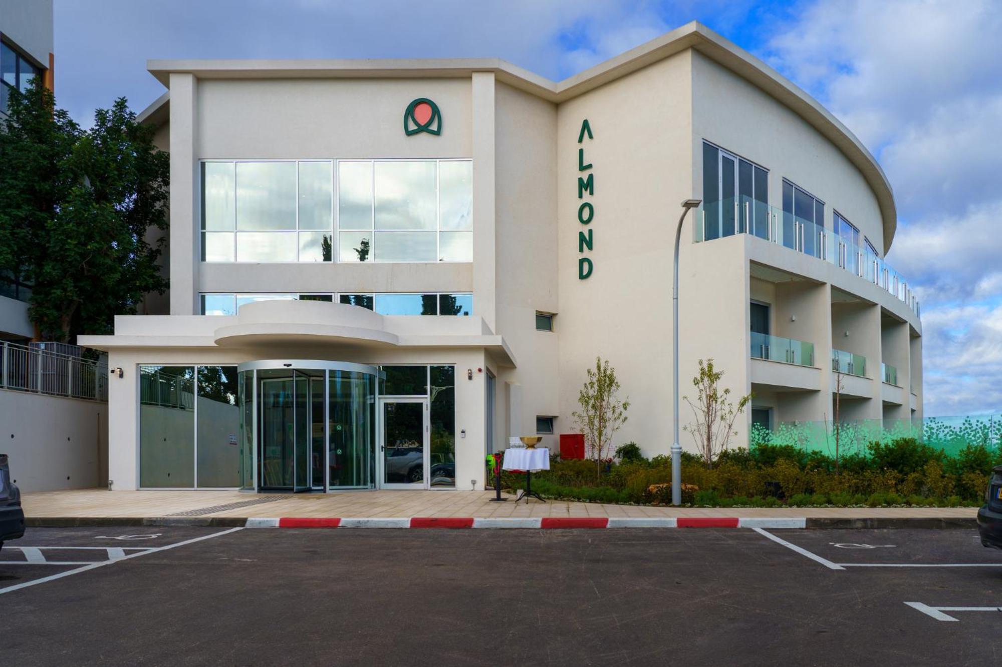 Almond Hotel - Adults Only Neve Ilan Exterior photo