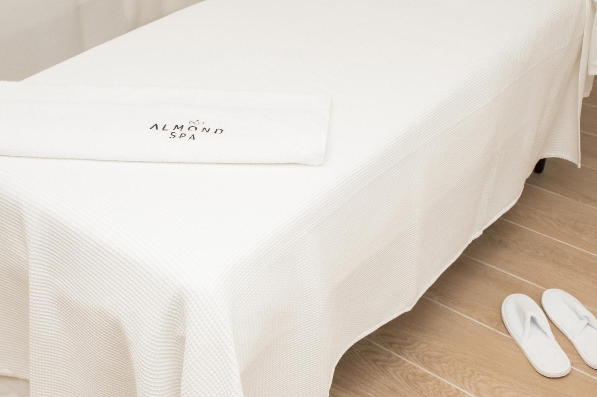 Almond Hotel - Adults Only Neve Ilan Exterior photo